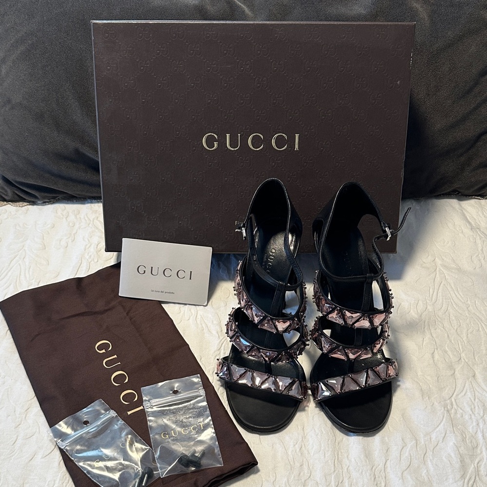 Gucci Women's Sandals in Black and Pink
